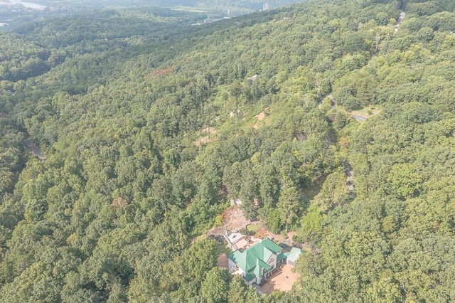 3572 Setting Sun Drive, Signal Mountain, TN 37377