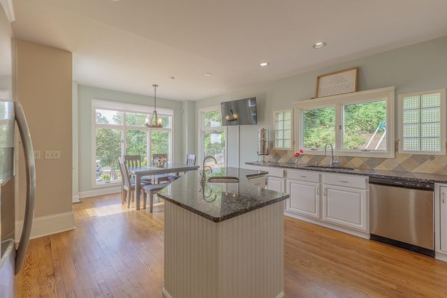 3572 Setting Sun Drive, Signal Mountain, TN 37377