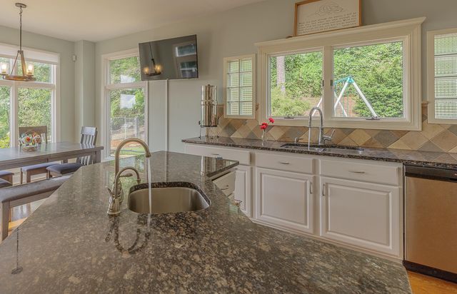 3572 Setting Sun Drive, Signal Mountain, TN 37377