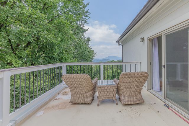 3572 Setting Sun Drive, Signal Mountain, TN 37377