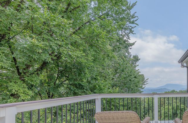 3572 Setting Sun Drive, Signal Mountain, TN 37377