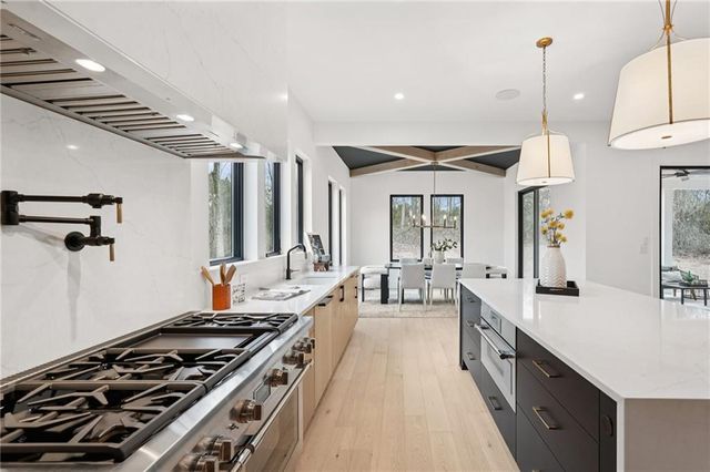 235 Winterberry NW Way, Roswell, GA 30075