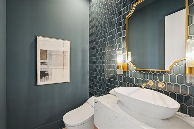 235 Winterberry NW Way, Roswell, GA 30075