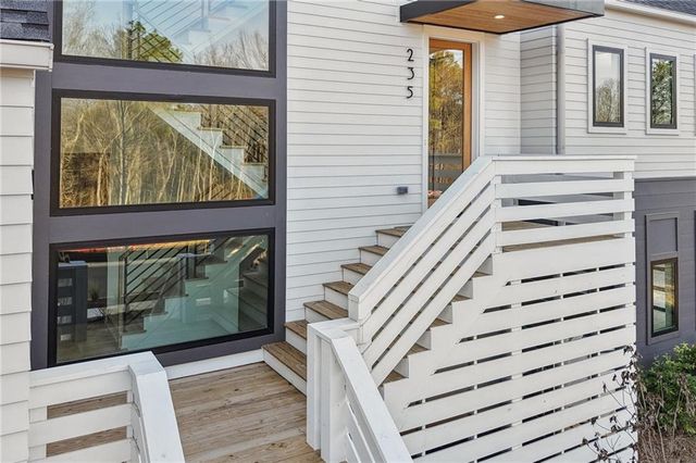 235 Winterberry NW Way, Roswell, GA 30075