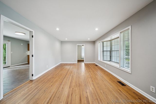 2760 S Gary Drive, Tulsa, OK 74114