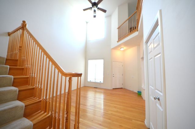 1577 S Kembley Avenue, Palatine, IL 60067