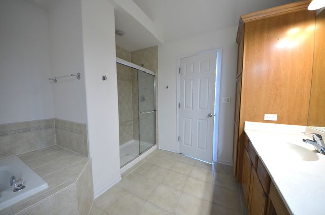 1577 S Kembley Avenue, Palatine, IL 60067