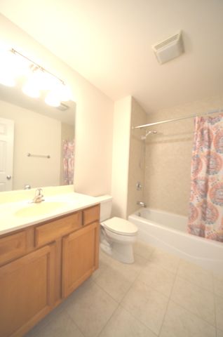 1577 S Kembley Avenue, Palatine, IL 60067