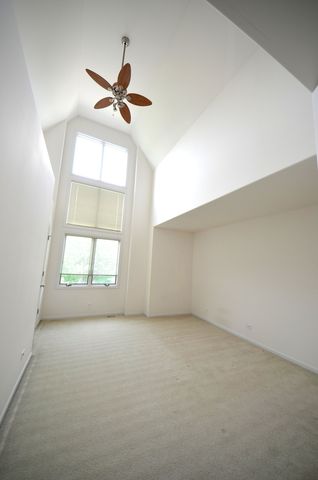 1577 S Kembley Avenue, Palatine, IL 60067