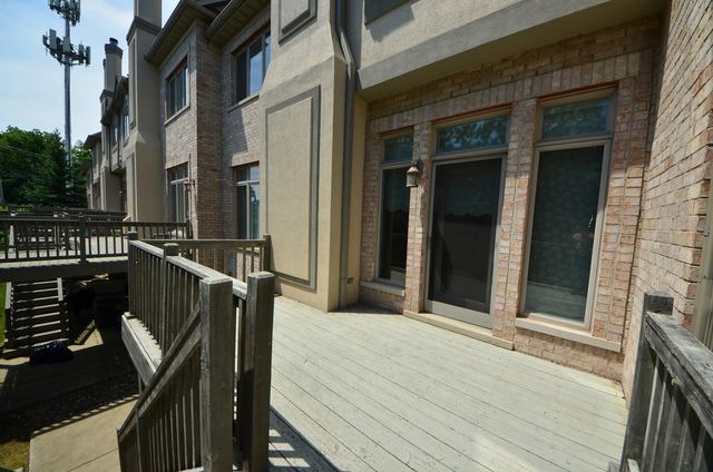 1577 S Kembley Avenue, Palatine, IL 60067
