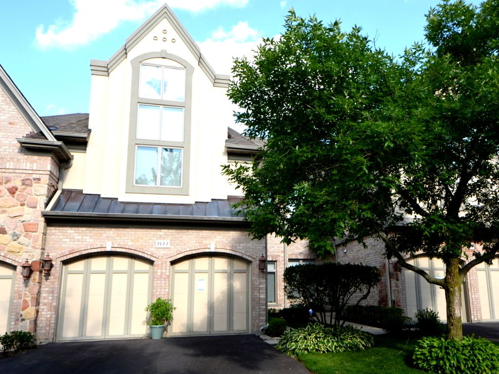 1577 S Kembley Avenue, Palatine, IL 60067