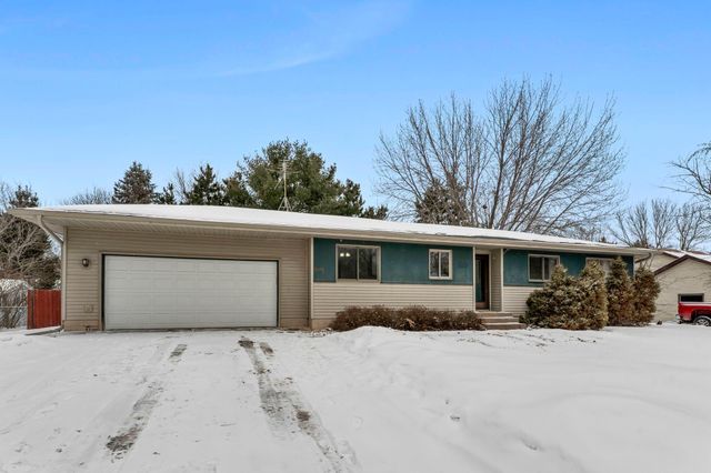 6126 Cougar Trail, North Branch, MN 55056