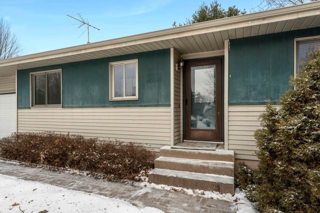 6126 Cougar Trail, North Branch, MN 55056