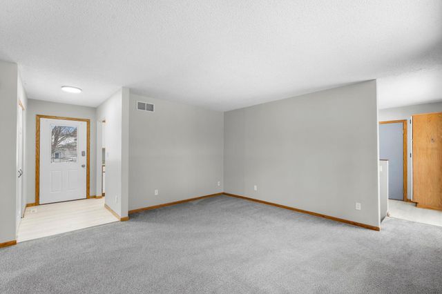 6126 Cougar Trail, North Branch, MN 55056