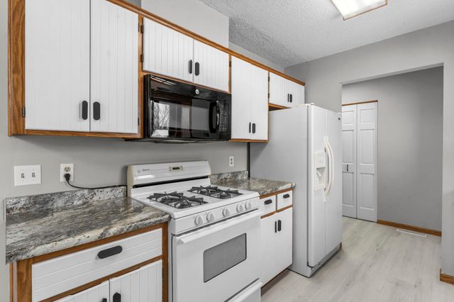 6126 Cougar Trail, North Branch, MN 55056