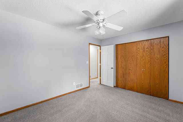 6126 Cougar Trail, North Branch, MN 55056