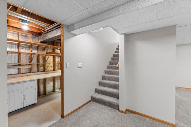 6126 Cougar Trail, North Branch, MN 55056