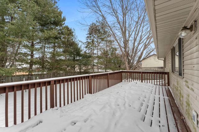 6126 Cougar Trail, North Branch, MN 55056