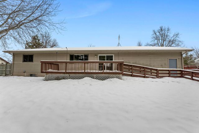 6126 Cougar Trail, North Branch, MN 55056