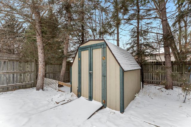 6126 Cougar Trail, North Branch, MN 55056