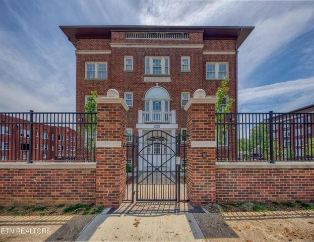2730 E Magnolia Ave Unit 303, Knoxville, TN 37914