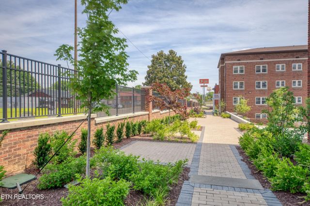 2730 E Magnolia Ave Unit 303, Knoxville, TN 37914