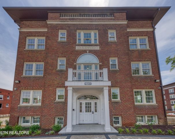 2730 E Magnolia Ave Unit 303, Knoxville, TN 37914