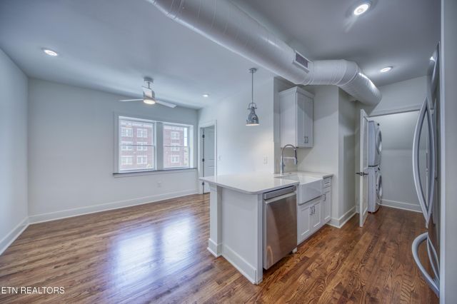 2730 E Magnolia Ave Unit 303, Knoxville, TN 37914