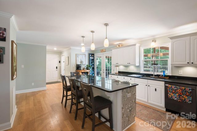 843 W J Street, Newton, NC 28658
