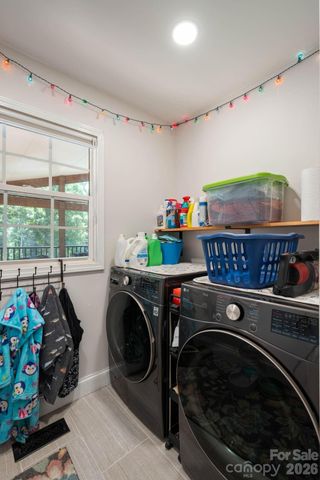 843 W J Street, Newton, NC 28658