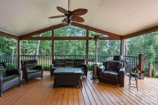 843 W J Street, Newton, NC 28658