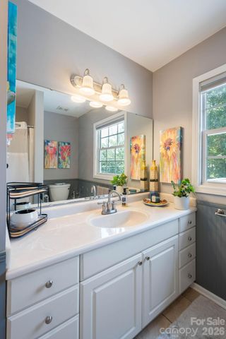 843 W J Street, Newton, NC 28658