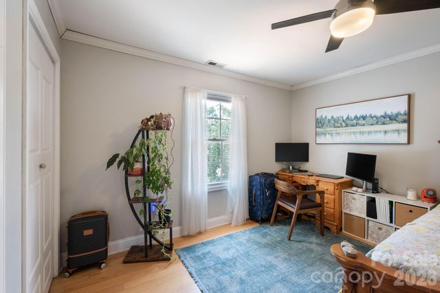 843 W J Street, Newton, NC 28658
