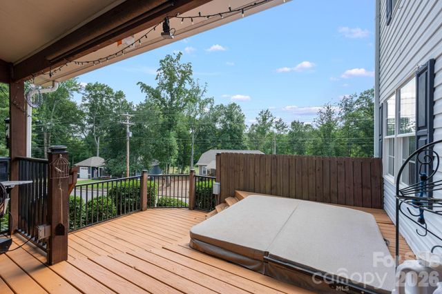 843 W J Street, Newton, NC 28658