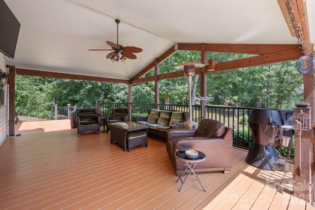 843 W J Street, Newton, NC 28658