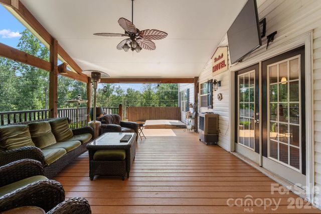 843 W J Street, Newton, NC 28658