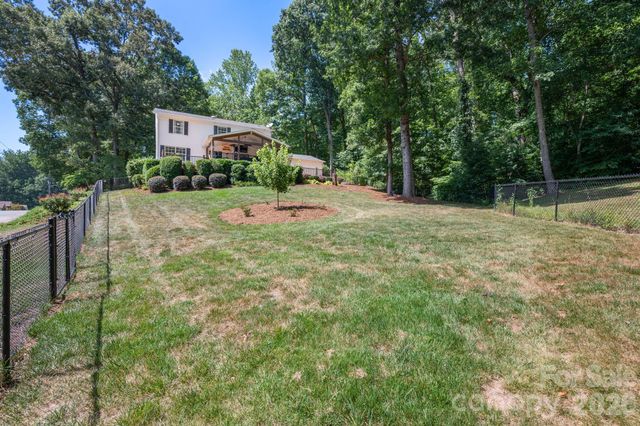 843 W J Street, Newton, NC 28658