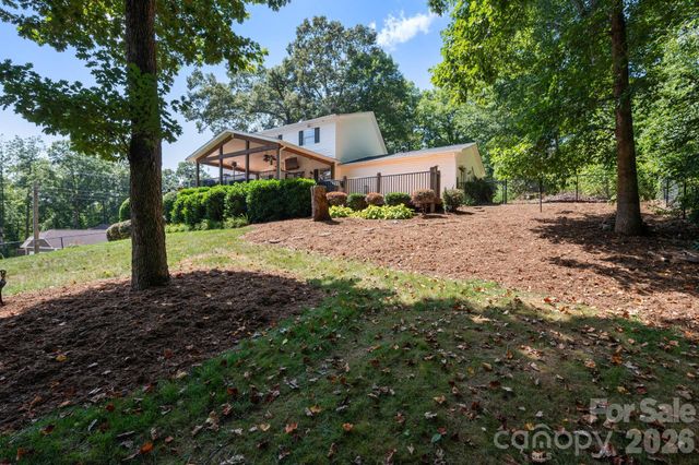 843 W J Street, Newton, NC 28658