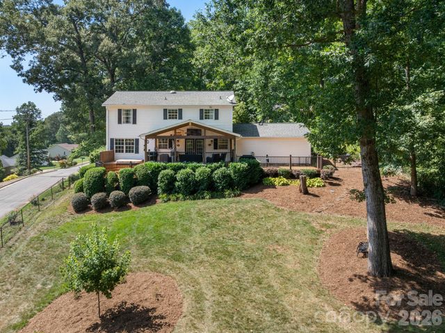 843 W J Street, Newton, NC 28658