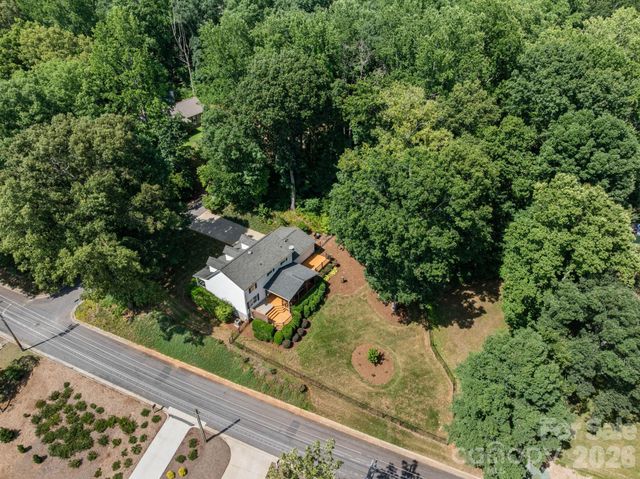 843 W J Street, Newton, NC 28658