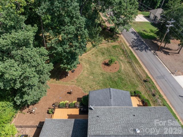 843 W J Street, Newton, NC 28658