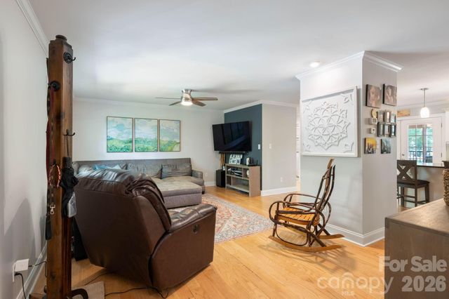 843 W J Street, Newton, NC 28658