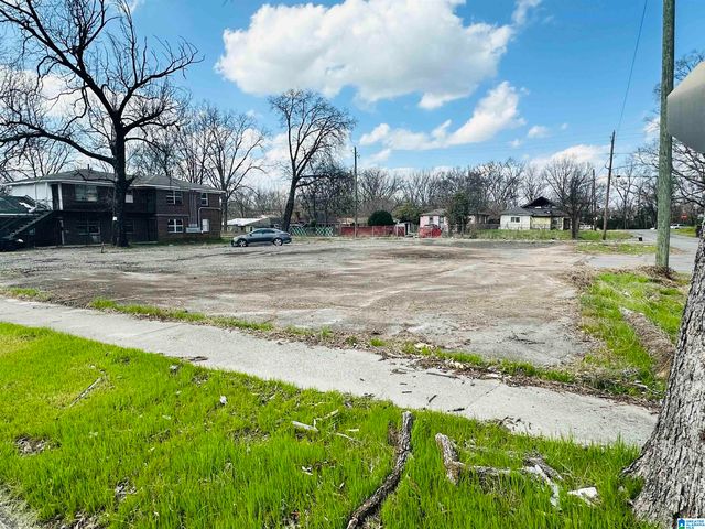 2220 21ST AVENUE, Birmingham, AL 35234