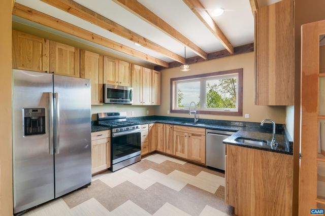 407 FARMVIEW RD, Stanardsville, VA 22973