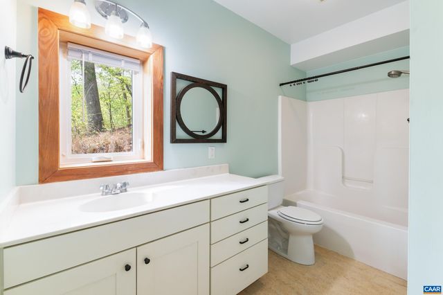 407 FARMVIEW RD, Stanardsville, VA 22973