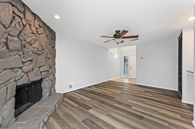 19 Hideaway Drive, Friendswood, TX 77546