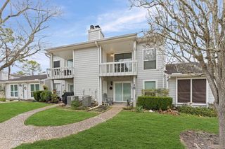 19 Hideaway Drive, Friendswood, TX 77546