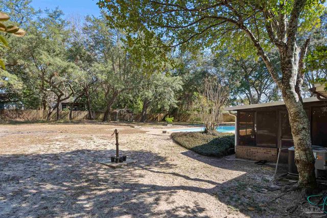 3066 Rosa Del Villa Dr, Gulf Breeze, FL 32563