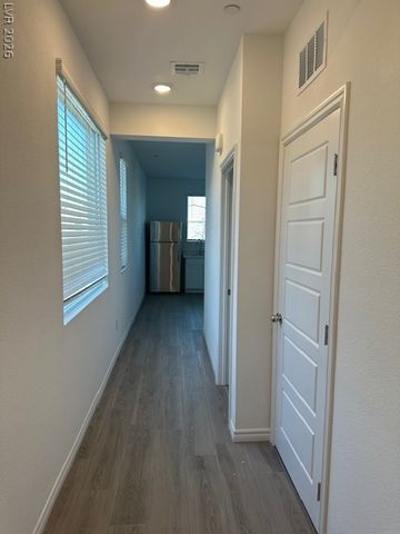 9733 Redwood Cascade Street, Las Vegas, NV 89143