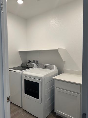 9733 Redwood Cascade Street, Las Vegas, NV 89143